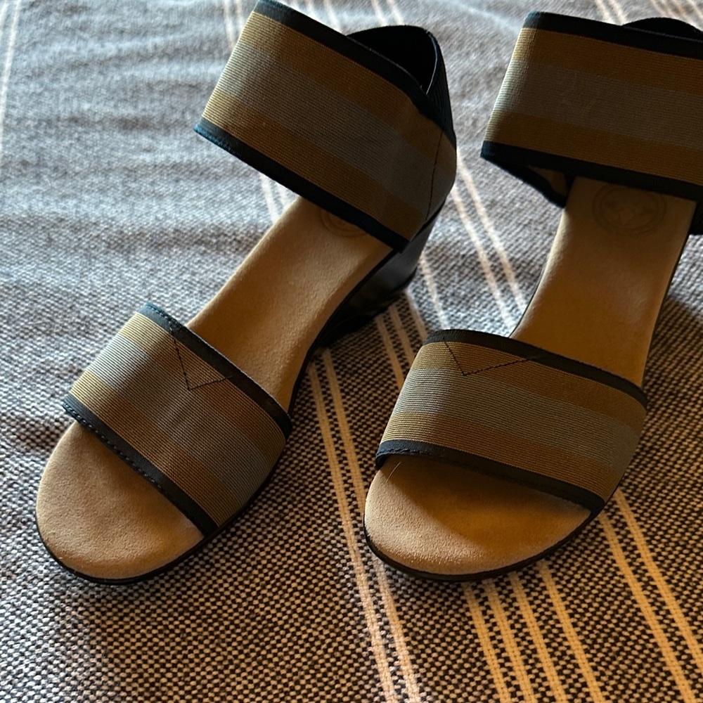Stylish Tan and Navy Women's Sandals